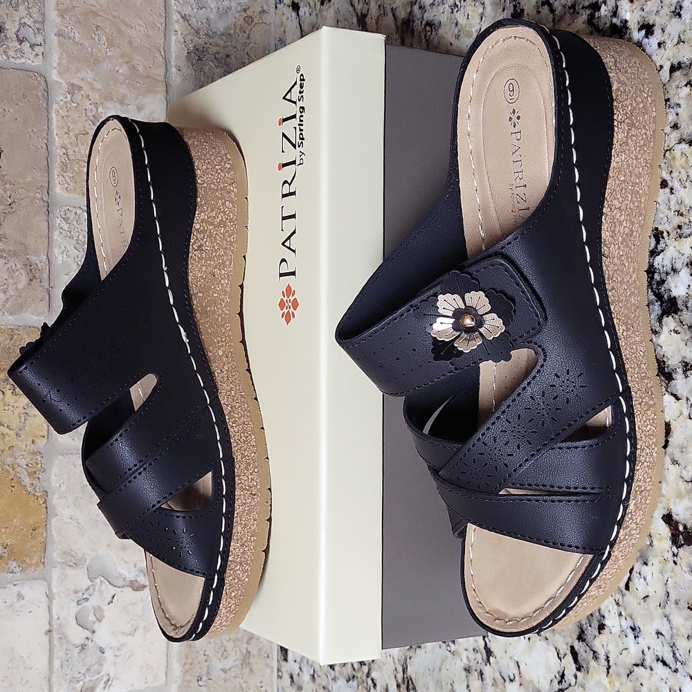 Patrizia Black Bagley Sandals Size 9